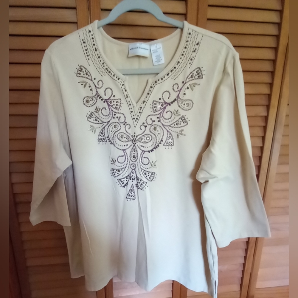 Alfred Dunner 1X Blouse Tan in Color With Purple Stitching